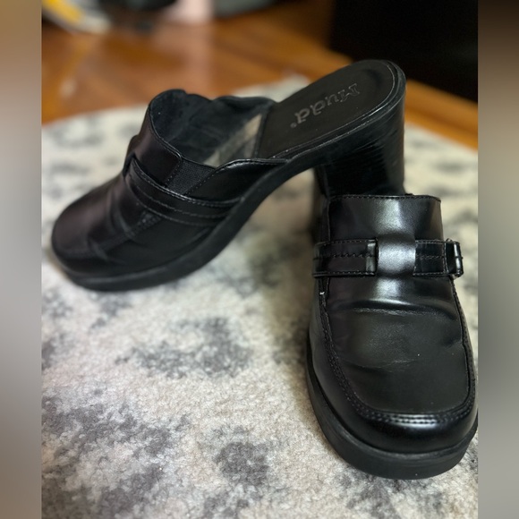 Mudd Vintage mule/loafer heels size 9 - Picture 3 of 6